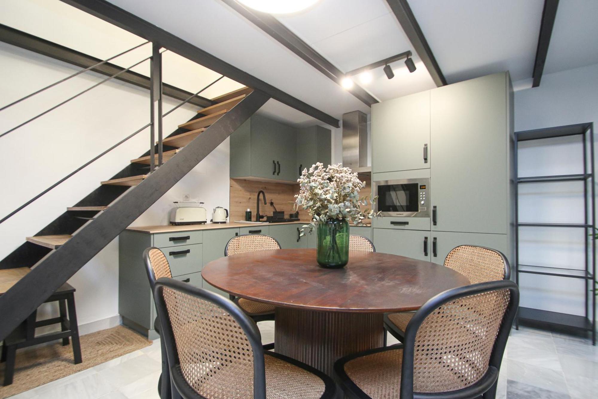 New! Luxurious & Chic Duplex Next To The Cathedral Apartamento Sevilha